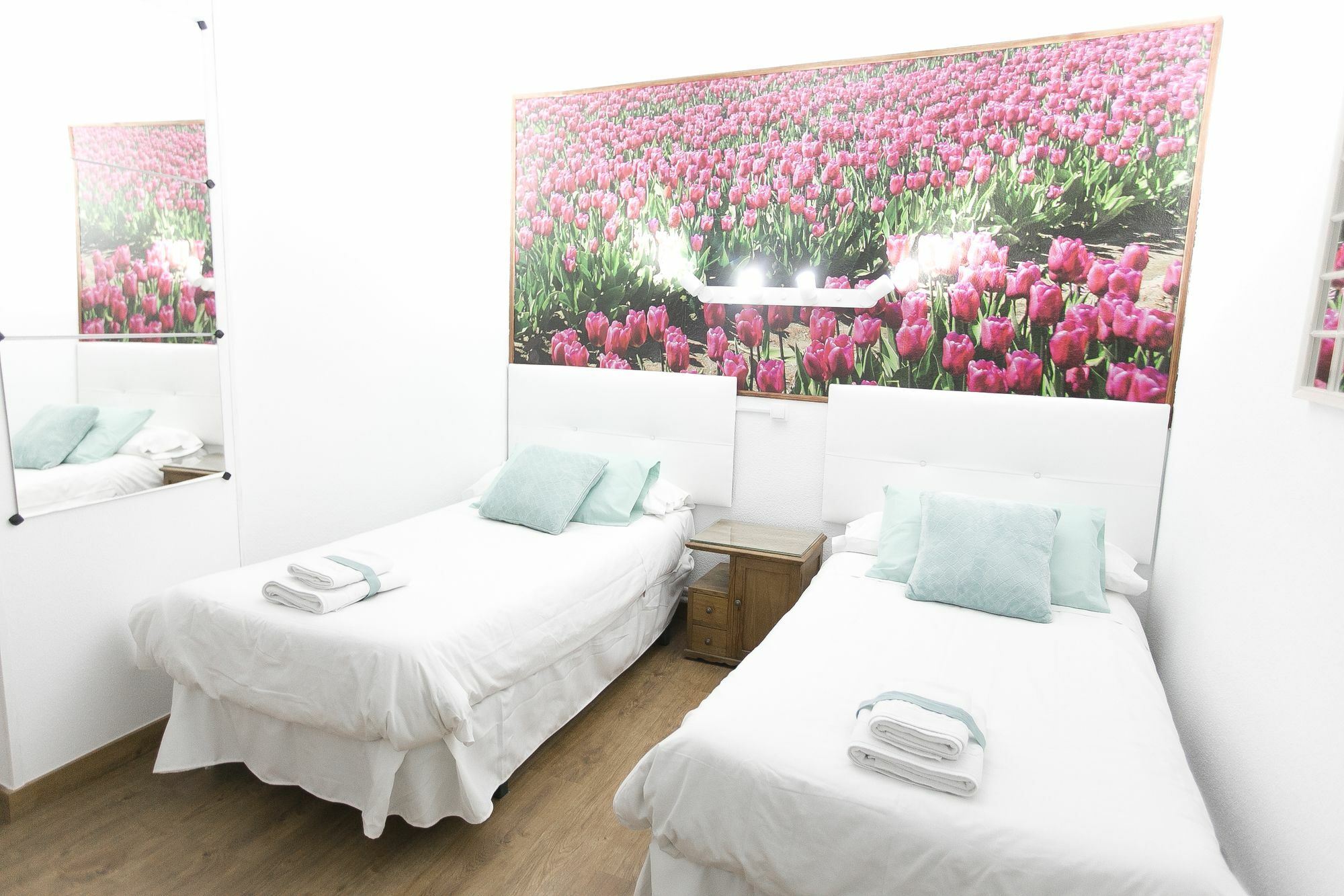 โอสตัล ลา บาเนซานา Hotel มาดริด ภายนอก รูปภาพ